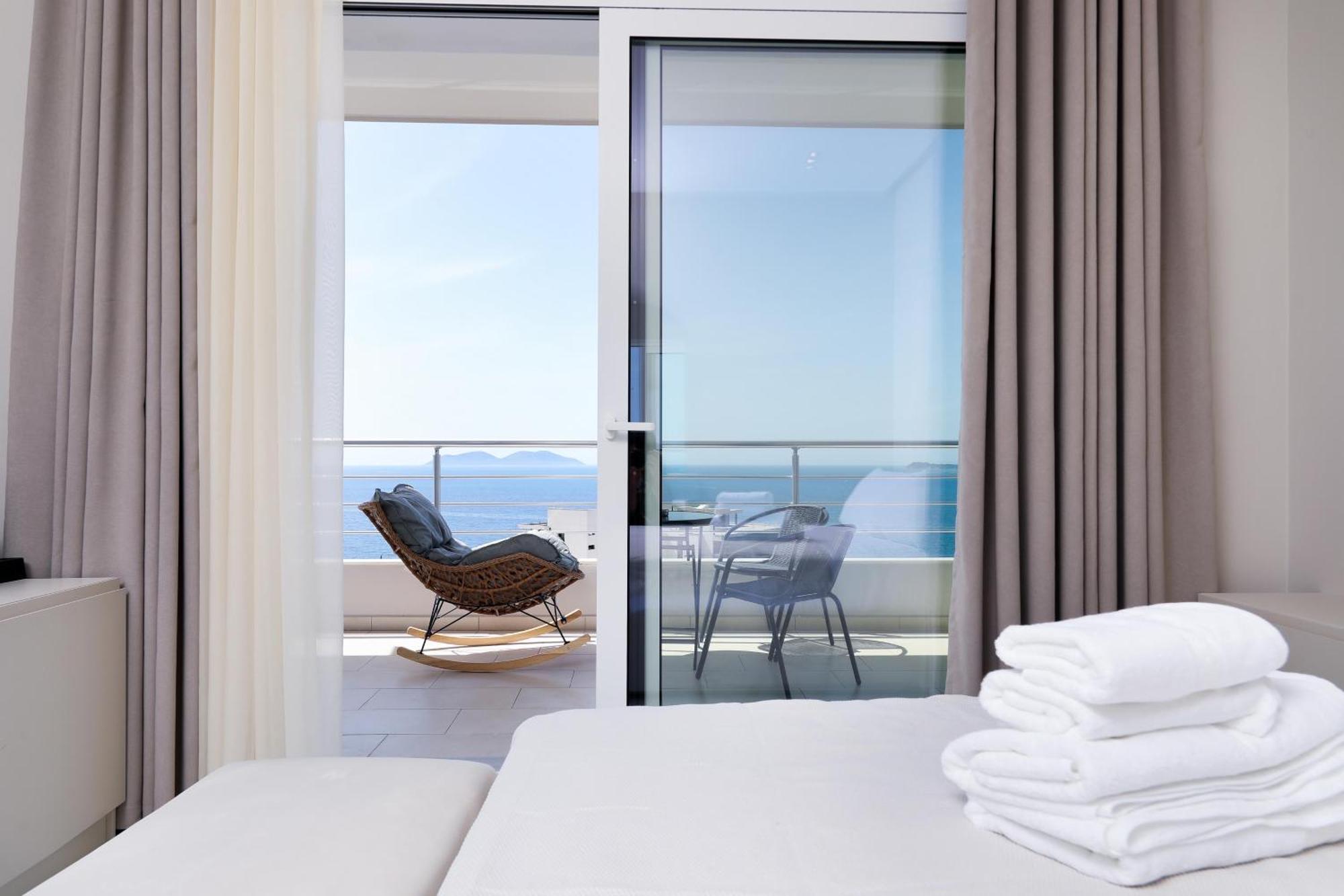 Christianna Free Parking Aparthotel Vlore