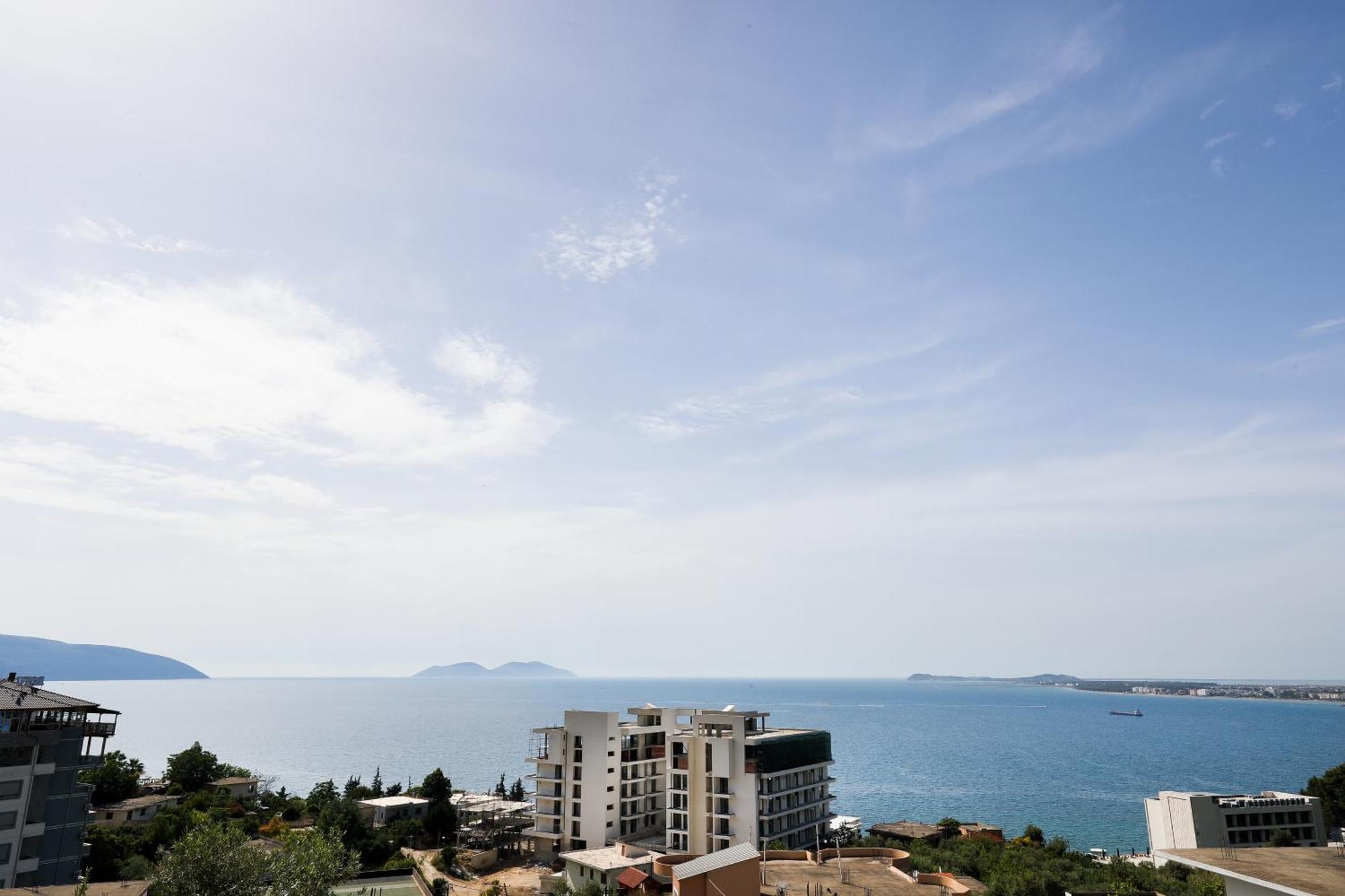 Christianna Free Parking Aparthotel Vlore