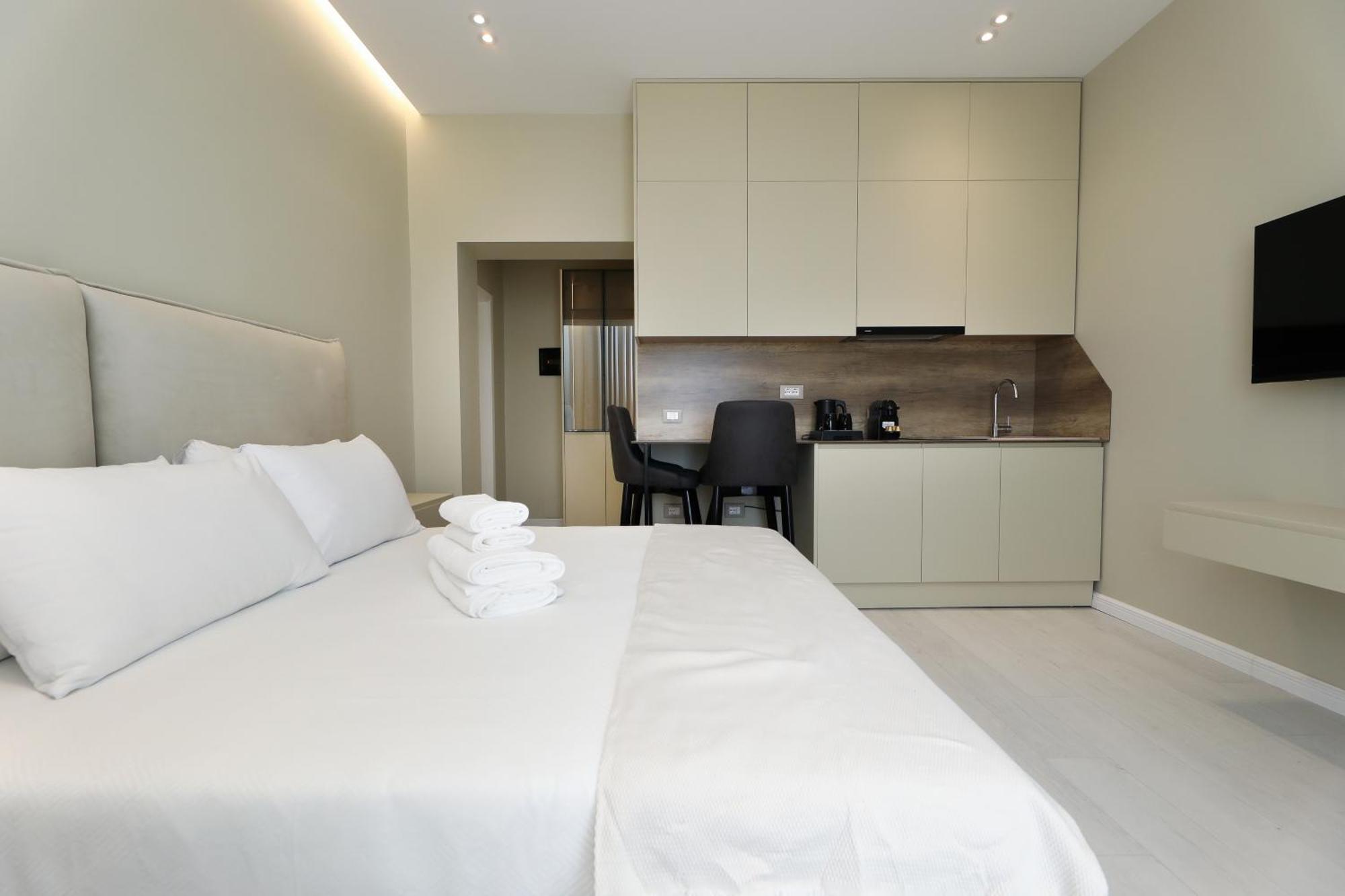 Christianna Free Parking Aparthotel Vlore