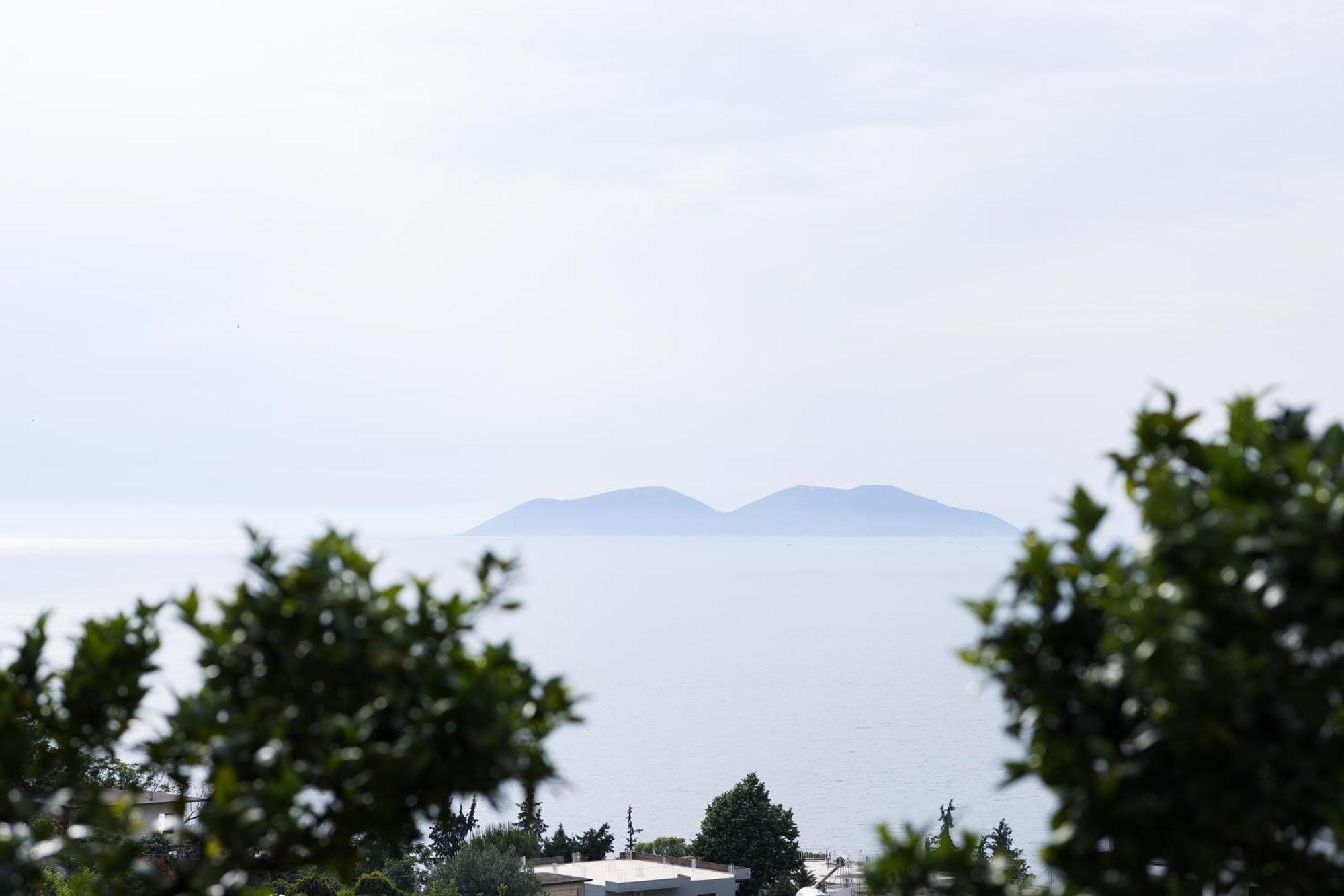 Christianna Free Parking Vlore