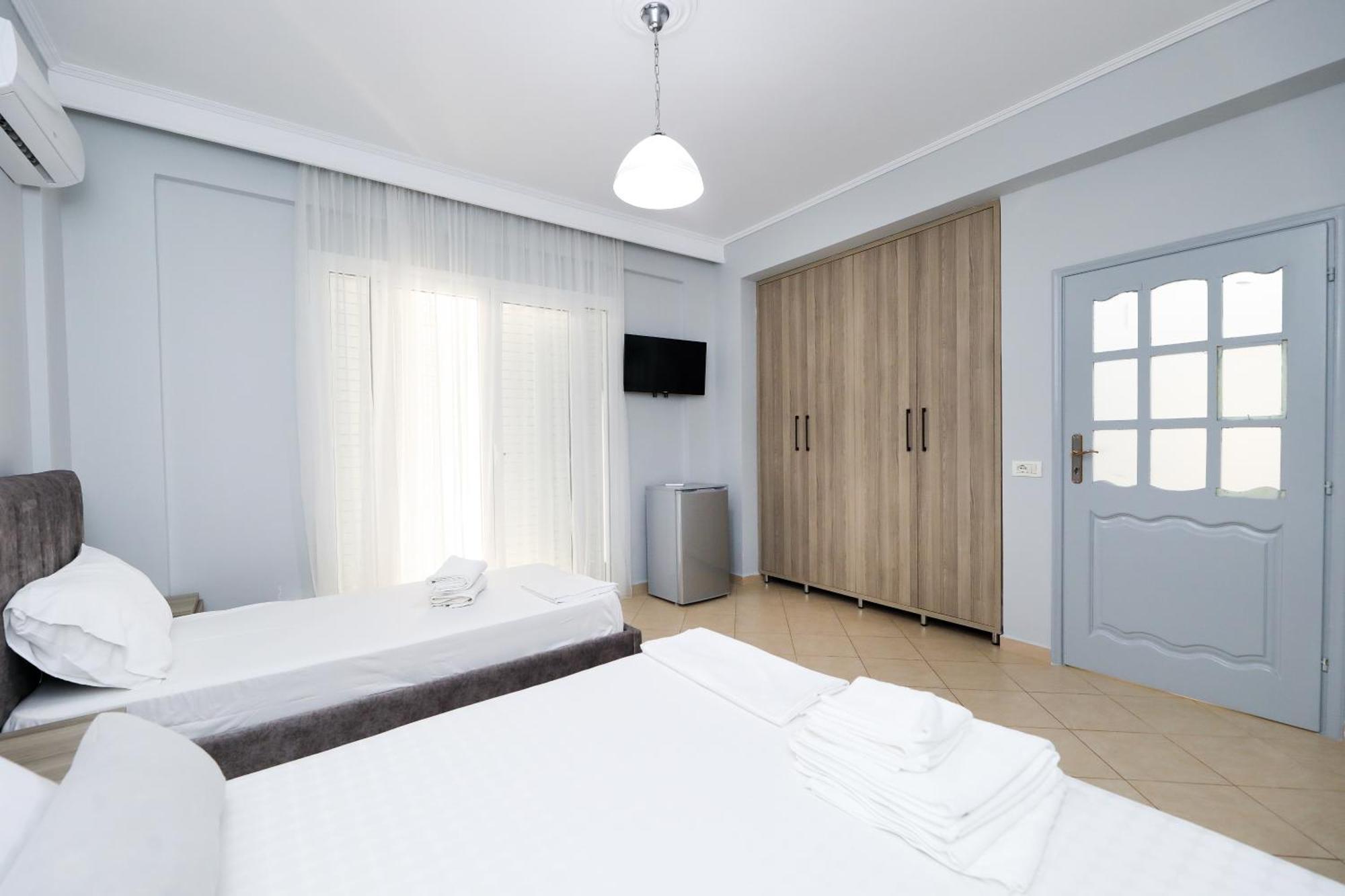 Christianna Free Parking Aparthotel Vlore