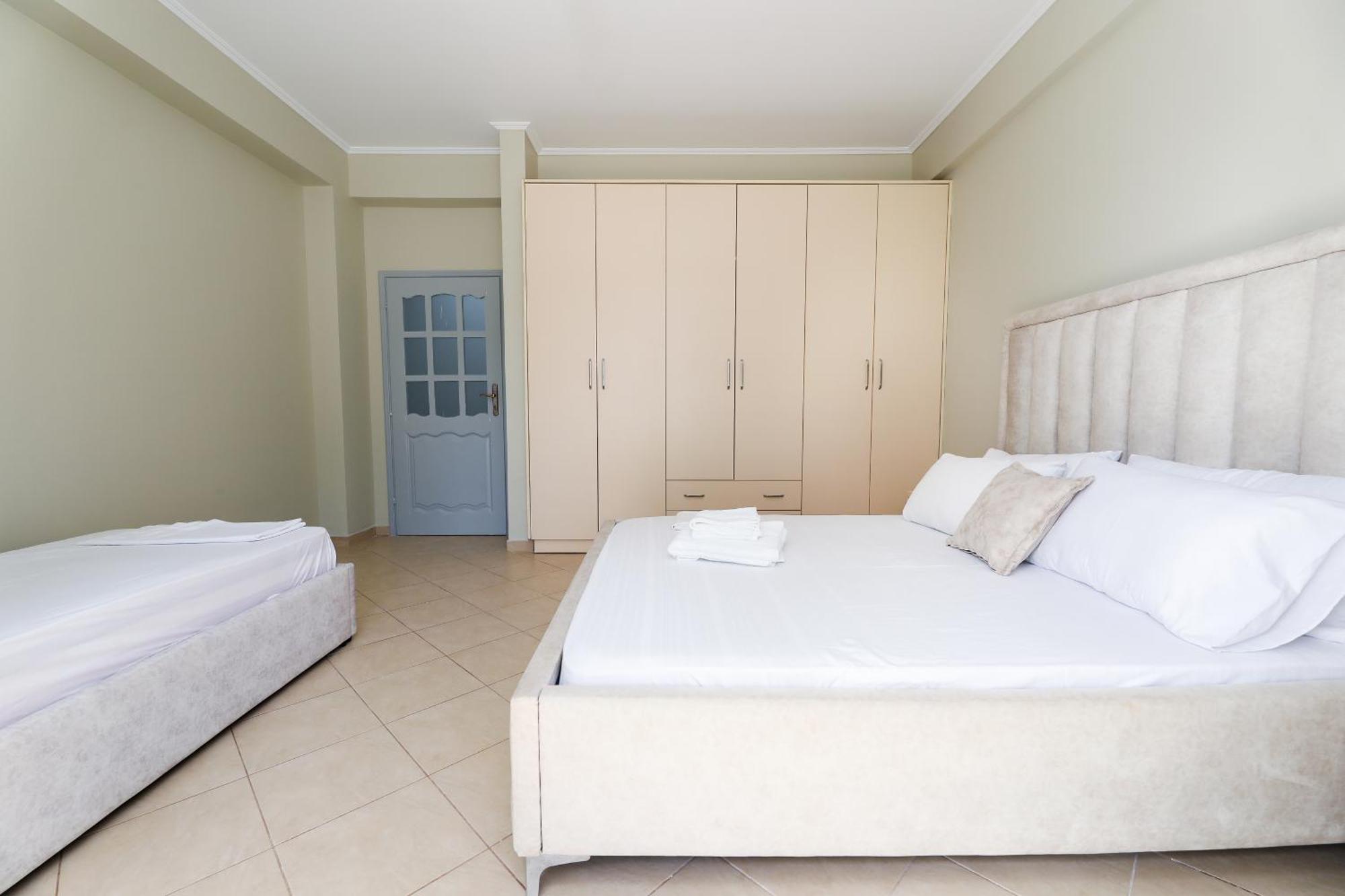 Christianna Free Parking Aparthotel Vlore