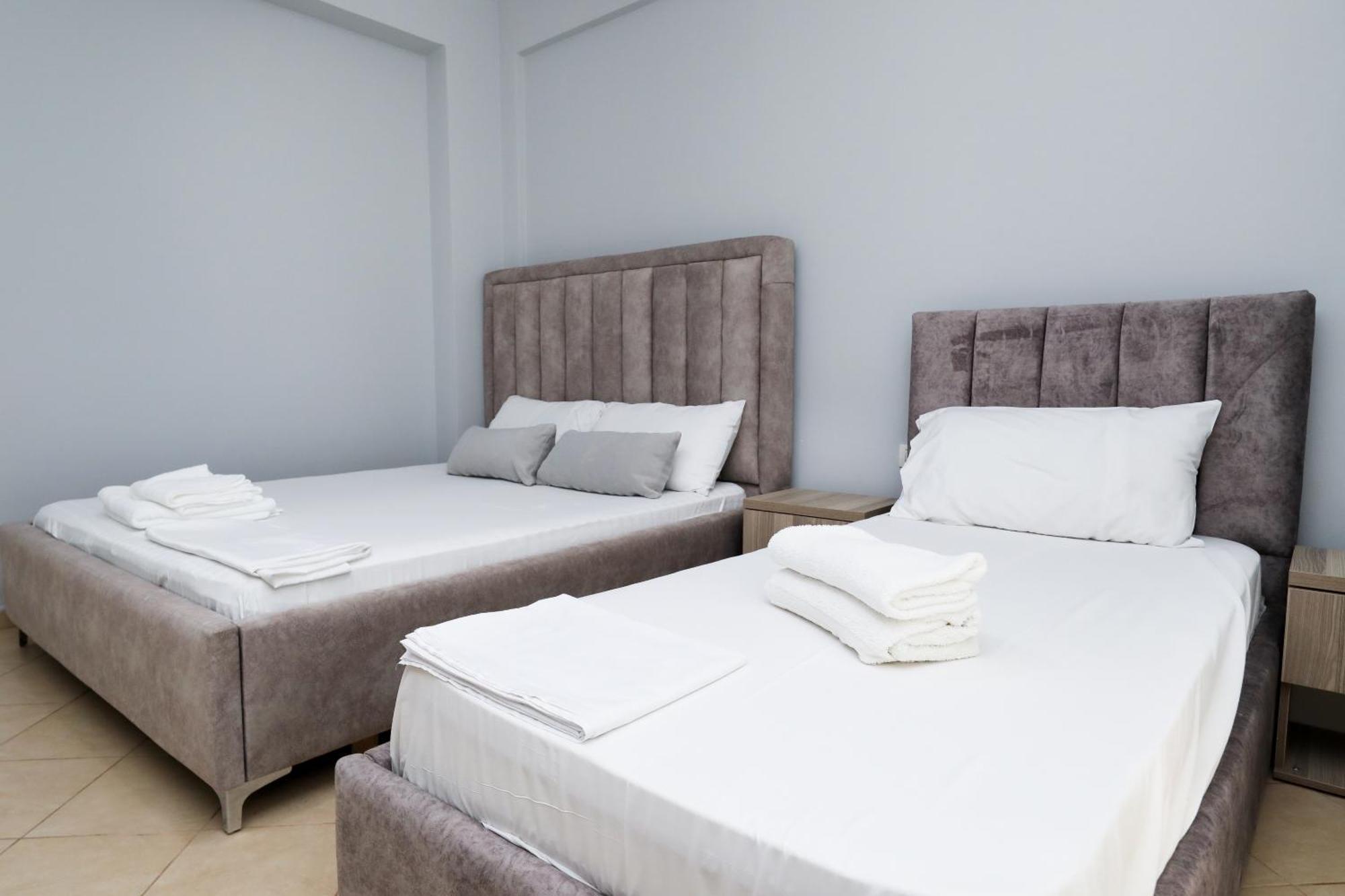 Christianna Free Parking Aparthotel Vlore