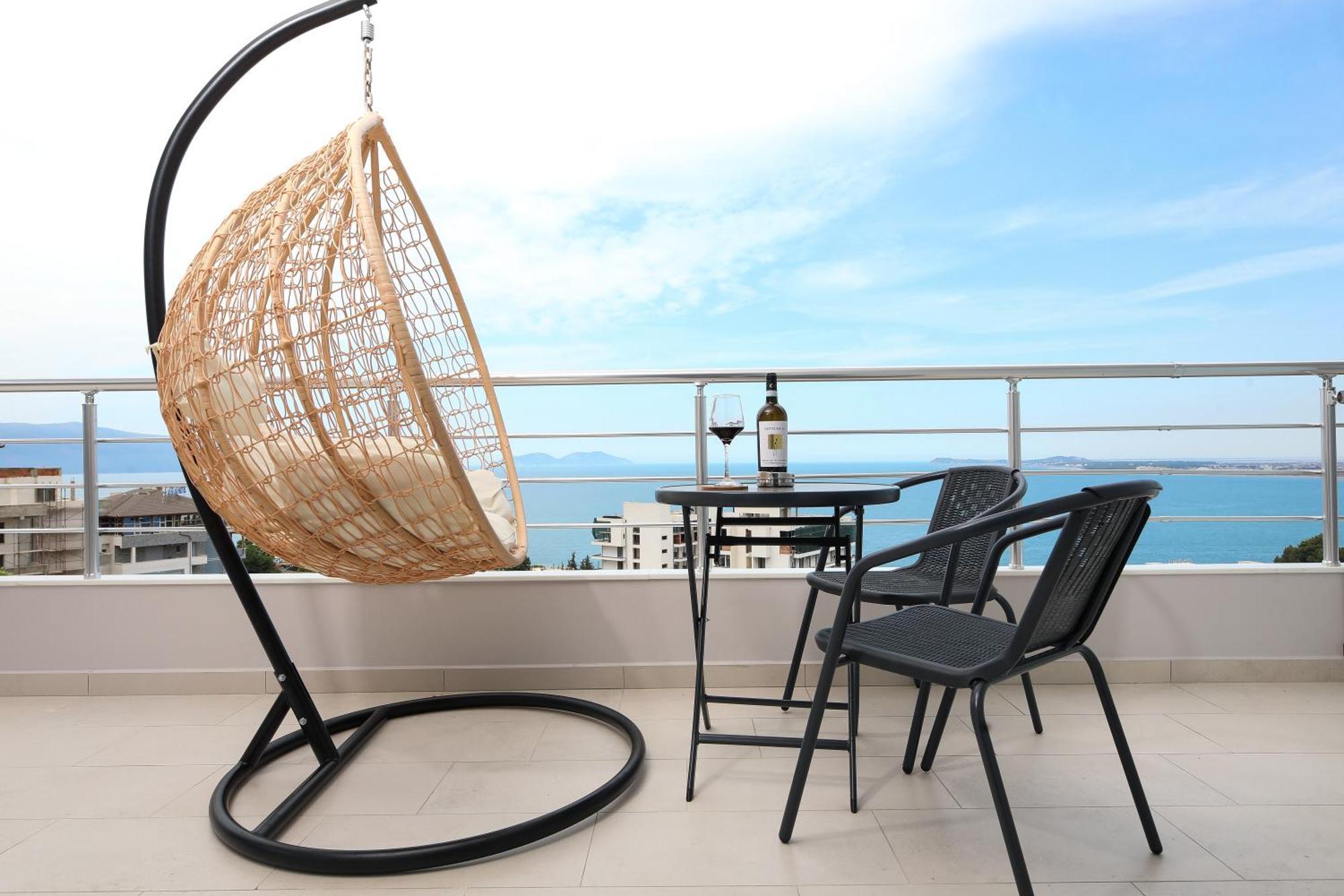 Christianna Free Parking * Vlore